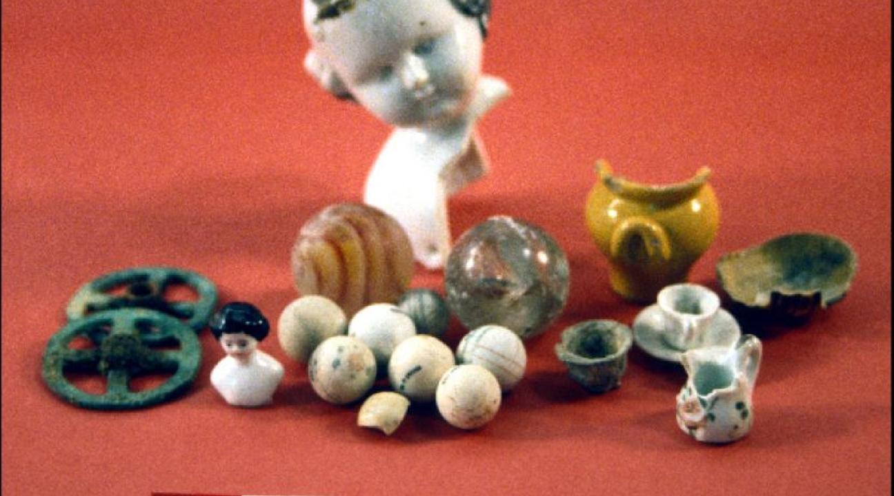 Excavated toys, Dean family